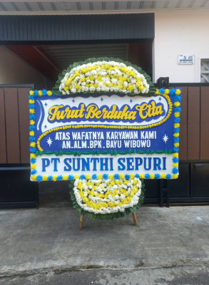 Papan Bunga Duka di Linggang Bigung