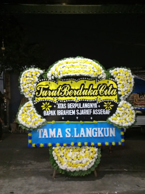 Papan Bunga Duka di Linggang Bigung